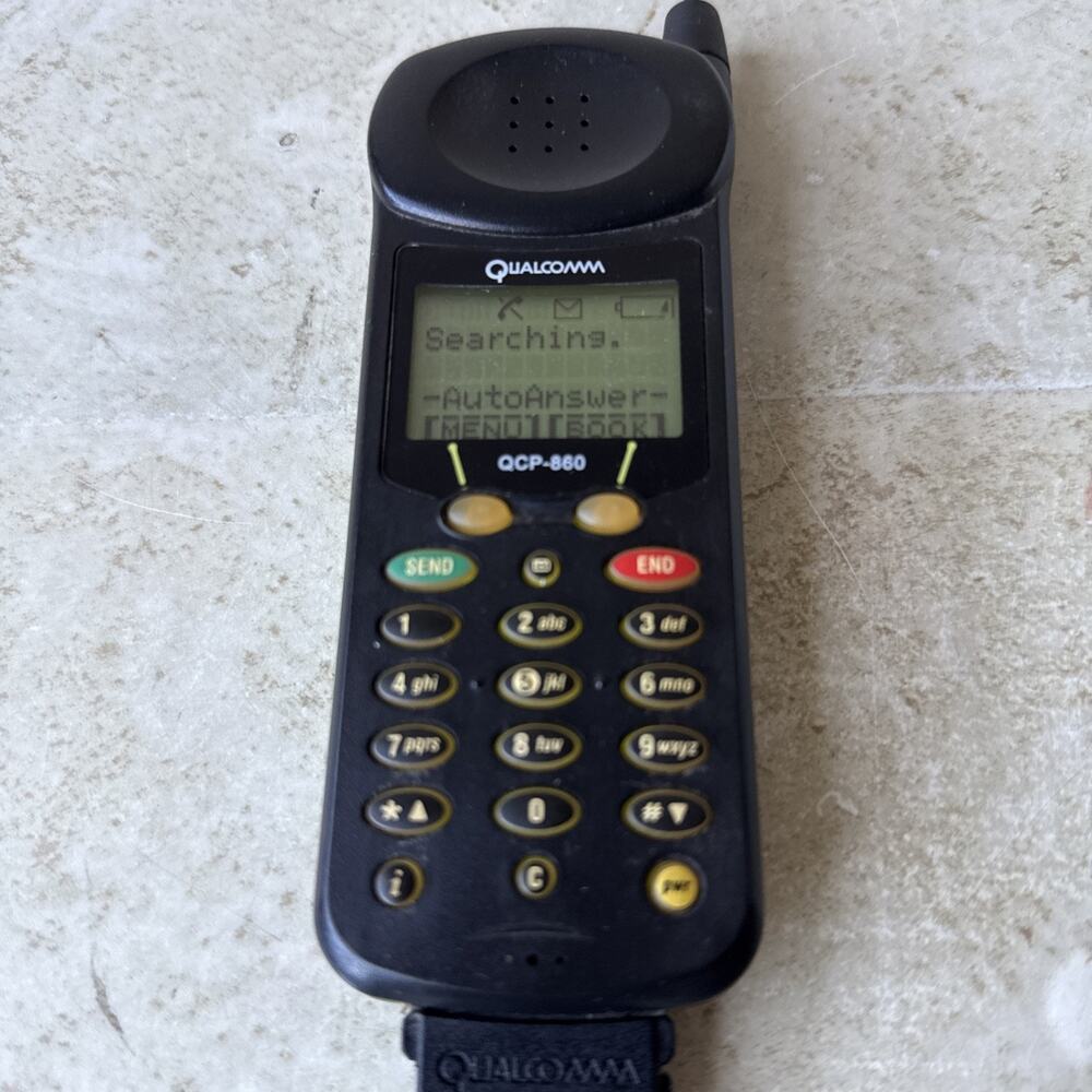 Qualcomm Airtouch QCP-860 Wireless Backlit Display DualMode CDMA Cellular Phone